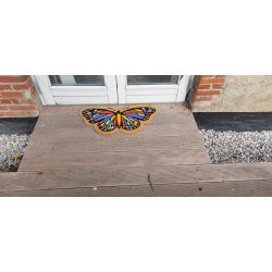 Drmtte sommerfugl 45x75cm. Fremstillet i kokos som kan ligge ude hele ret rundt. 