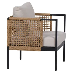 Komfortabelt vedligeholdelsesfrit loungest med sofa, to stole og bord