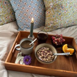 Behagelig andefjers pude i Flora design - vlg farve og strrelse