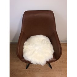 Sittdyna i kta lammskinn rund storlek Diamter 37 cm. - vlj frg