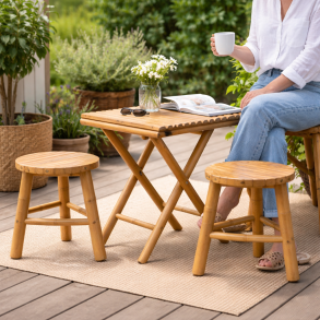 Lille bambus s�t - bord og to stole 