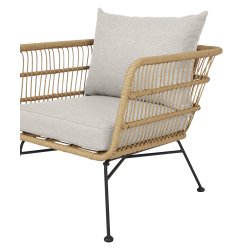 Luksus loungestol i lyst rattan - inkl. hynder. Model: Nina