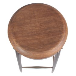 Lkker og stilren bar stol. Med metal stel og tr sde der giver et rt look.