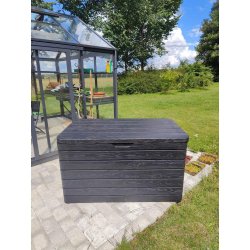 MEGA plast hyndeboks i tr look med lge funktion, der gr det nemt at tilg. 100% vandtt