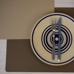 Dkkeserviet i klassisk rektangulrt design - PU lder soft - foldbar - 30x45 cm - Vlg farve