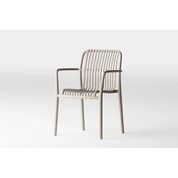 Stilrene plast stabelstole i moderne design til b�de indend�rs og udend�rs brug � f�s i flere farver 