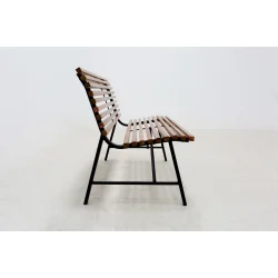Stilren haveb�nk i Acacia Mangium med teakolie-finish og solidt stel i st�l � 130X56cm bred komfort til terrasse og have