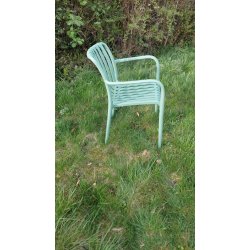 Stabelbar vedligeholdelsefri havestol i UV-beskyttet stbt plast - Model: Lily - Vlg farve 