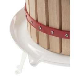 Saft/frugtpresser i naturligt egetr og robust stl. Manuel betjent, imponerende og effektiv 