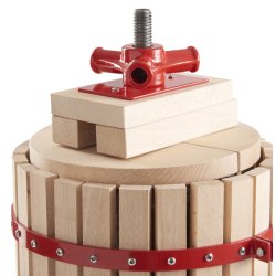 Saft/frugtpresser i naturligt egetr og robust stl. Manuel betjent, imponerende og effektiv 