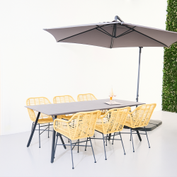 Motaris havem�bels�t. Best�ende af bord i durafit og 6 stole i flot design. Minimal vedligeholdelse!