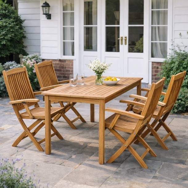 Terrassset med 4 stolar och guld teakbord f�r 4-6 personer