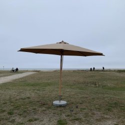 Parasol m/ Tilt - : 3 m. Vlg farve - Vandtt + Dug har UV30+ solbeskyttelse. Model: Milano