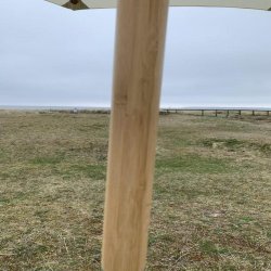 Naturfarvet parasol med bambusstok  3M - Vandtt + Dug har UV30+ solbeskyttelse. Model: Nice