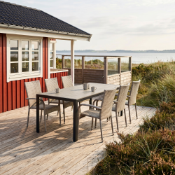 Vedligeholdelsesfrit Nicoline S�t. UV-beskyttet Nonwood families�t med plads til 6-8 personer (6 stole medf�lger)