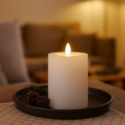 LED Vokslys i hvid og med 3D Flammeeffekt - V�lg st�rrelse