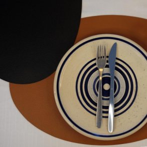 Dkkeserviet i ovalt design - Fremstillet i PU lder soft - Foldbar - 30x45 cm - Vlg farve