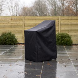 Praktisk og smart overtrk i robust sort nylon med pvc coating 117x63x66 cm passer til 6 stabelstole