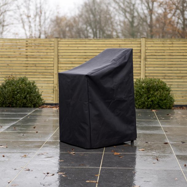 Praktisk og smart overtrk i robust sort nylon med pvc coating 117x63x66 cm passer til 6 stabelstole