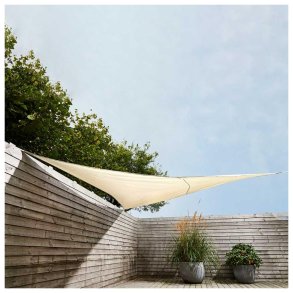 Premium vedligeholdelsesfrit trekantet solsejl i beige polyester stof 5x5x5 m.UV-beskyttelse: UPF50+