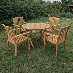 Teakset med runt tr�dg�rdsbord �: 90cm och staplingsstolar - allt i sliverteak. Modell: Mondena / Lo