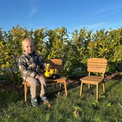 Lille TOKYO brnestol med et moderne look - Akacietr