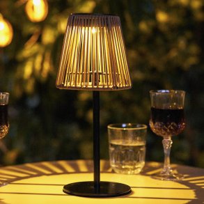 Salford Solcelle Lampe i Polyrattan � Brun/Sort. Til udend�rs brug. Dvs. du kan bruge den p� dit havebord. 