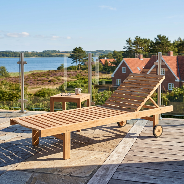 Solvogn i silver teak med hjul. 200 cm lang. Let at flytte rundt med