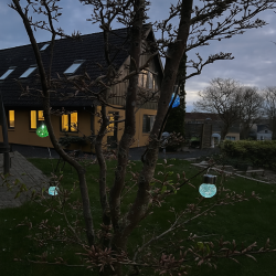 St  3 kulrte solcelledrevende LED havelamper - Ml: 6x9 cm