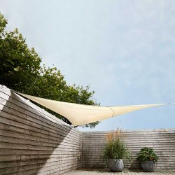  Triangul�rt solsegel i beige i toppkvalitet storlek 3,6x3,6x3,6 M. - Modell: Sunny