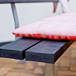 Sort bordbnkest i genbrugsplast med et rygln - 6 personer