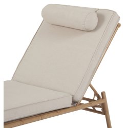 Stilfuld og komfortabel solseng med aluminiumsstel i elegant bambus look med hynde og pude