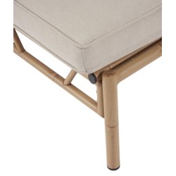 Stilfuld og komfortabel solseng med aluminiumsstel i elegant bambus look med hynde og pude