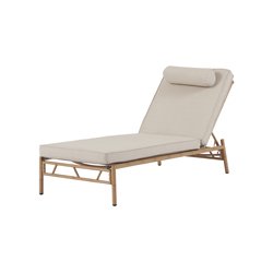 Stilfuld og komfortabel solseng med aluminiumsstel i elegant bambus look med hynde og pude