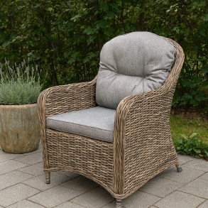 Caroline Lux loungestol i UV-beskyttet rund polyrattan. Inkl. lux all-weather hynder