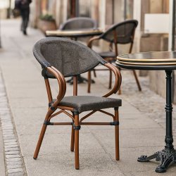 Hellerup Cafstol - vlg stolens farve