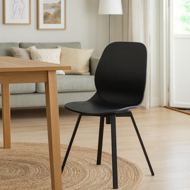 Hilda spisestuestol med drejefod I massivt UV-beskyttet plast -  sort 