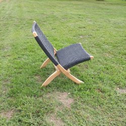 Foldbar loungestol i teaktr og UV-beskyttet polyrattan - Model: Johanna