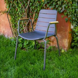 Parc havestol i antracit pulverlakeret aluminium og lkre teak armln 