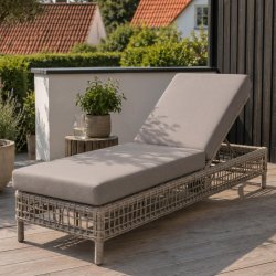 Vila solvogn i lys brun mix - Stilfuld og komfortabel solvogn i UV-beskyttet polyrattan med pumpe justerbar ryg, hjul og 12 cm tyk hynde