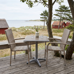 Underh�llsfritt caf�set med UV-beskyddade staplingsstolar - Modell: Sahara