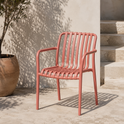 Stabelbar vedligeholdelsefri havestol i UV-beskyttet st�bt plast - Model: Lily - V�lg farve 
