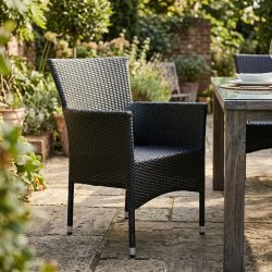 Sort vedligeholdelsesfrit haves�t 6 stole, og bord med udtr�k - UV-beskyttet polyrattan. Model Sofus