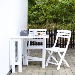 Vitm�lat butterflyset med f�llbord och 4 f�llbara stolar - Allt i massiv mahogny - Modell: Clarish