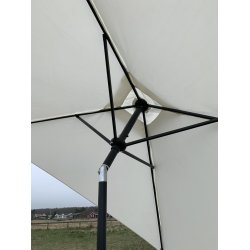 Balkongparasoll alu med tilt 2x2 meter. vikt endast 3 kg. Modell Barcelona.