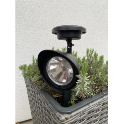 4 stk. Solcelle bedlygte i sort plast, 13x8,5x27 cm.