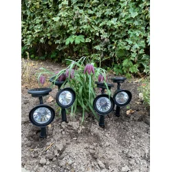 4 stk. Solcelle bedlygte i sort plast, 13x8,5x27 cm.