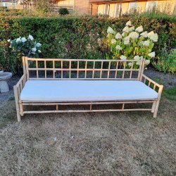 Kvalitets betrk med lynls til madras som medflger sofa 210 cm lang. 4 pers.