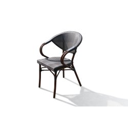 Hellerup cafest. Fremstillet i UV-beskyttet nonwood, nylon tekstil og aluminium.