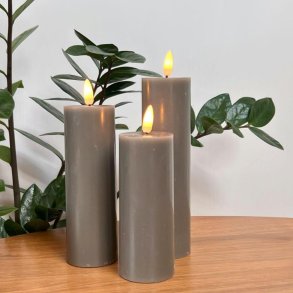 St af 3 LED lys som kan blafre og ser meget gte ud. Fjernbetjening medflger - Vlg farve